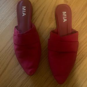 MIA women’s size 7.5 red flat mule